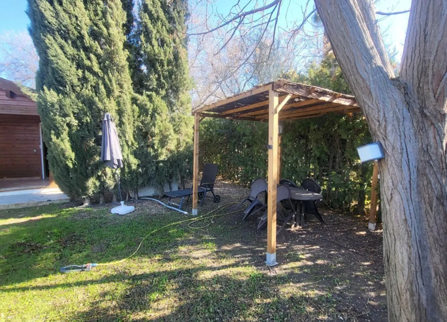 Villa Casa Madera Urbanizacion Socorro Sevilla Сasa de vacaciones